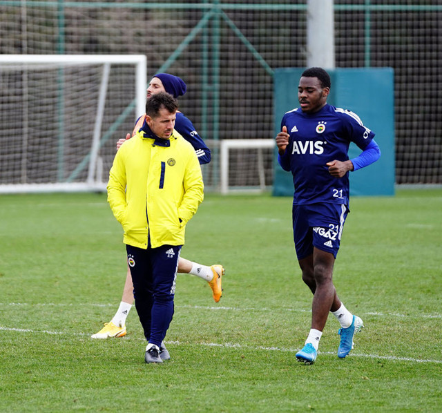 Emre Belözoğlu'ndan Ümit Özat'a FETÖ yanıtı: Herkes kendi karakterini belli eder - Resim: 1