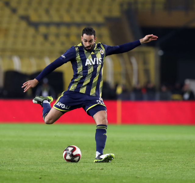 Adil Rami ve Mehmet Ekici Fenerbahçe'de kalıyor - Resim: 0