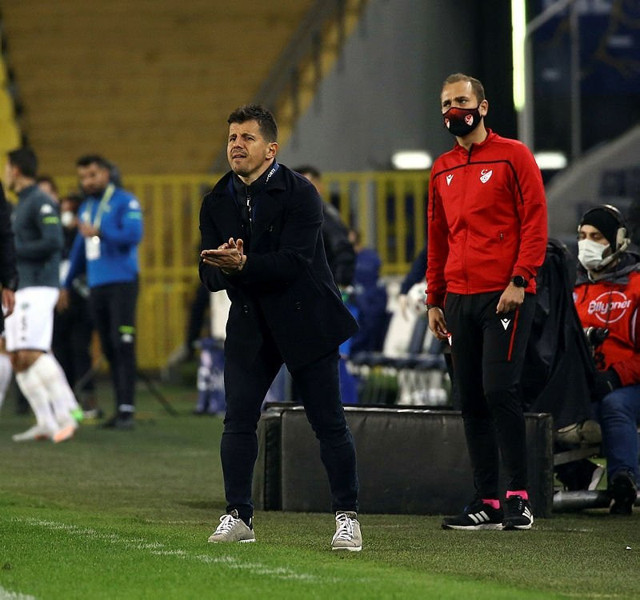 Emre Belözoğlu'ndan Fenerbahçeli futbolculara ilk yasak - Resim: 0