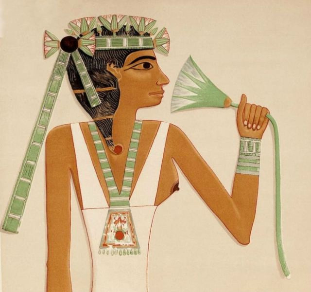 Kaşlarını şekillendirmek için fare tüyü kullandılar! - Resim: 1