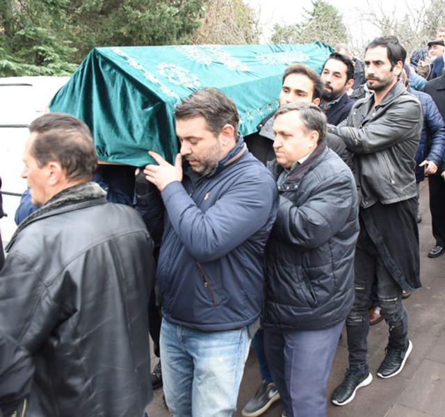 Özge Özpirinçci'nin acı günü - Resim: 3