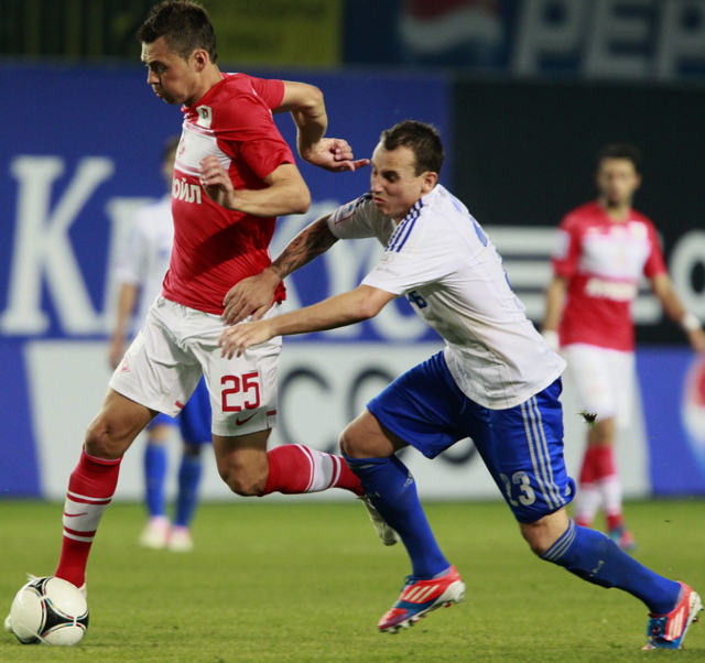 Rusya'da, Premier Lig'de top koşturan eski futbolcuyu ordu götürdü - Resim: 0