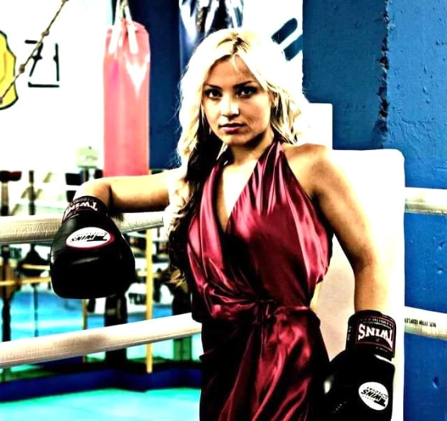 Acun Ilıcalı'nın son gözdesi Yunanistan'dan - Resim: 2