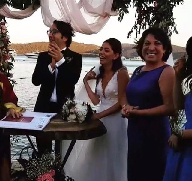 O Hayat Benim'in Efsun'u Ceren Moray Fransız damatla evlendi gelinliğine bakın - Resim: 3