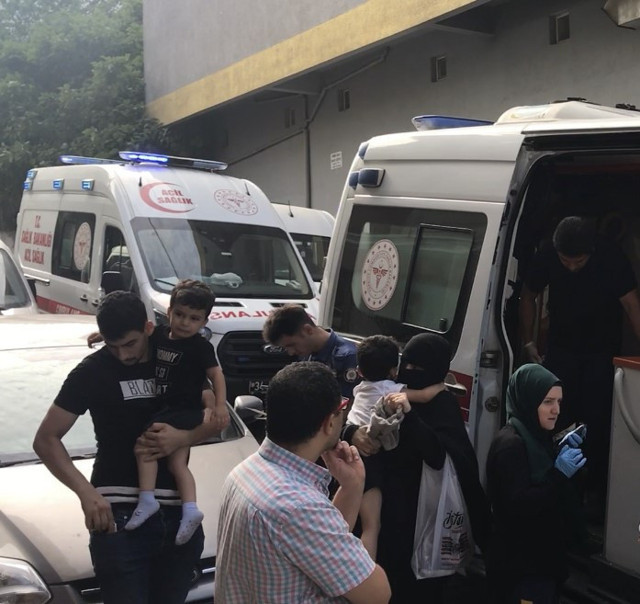 İstanbul’da arabanın el frenini indiren çocuklar apartman boşluğuna uçtu! İşte kaza anı... - Resim: 0