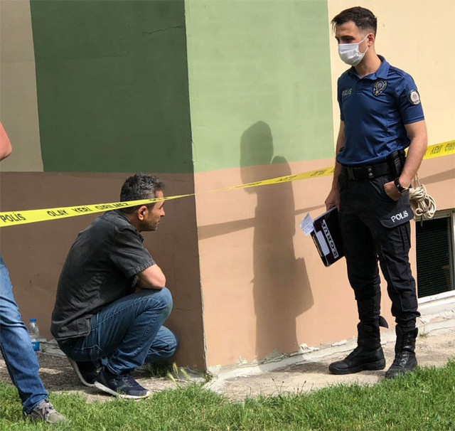 İstanbul'da korkunç olay! 6 kattan yanarak düşen kadın feci şekilde can verdi - Resim: 1