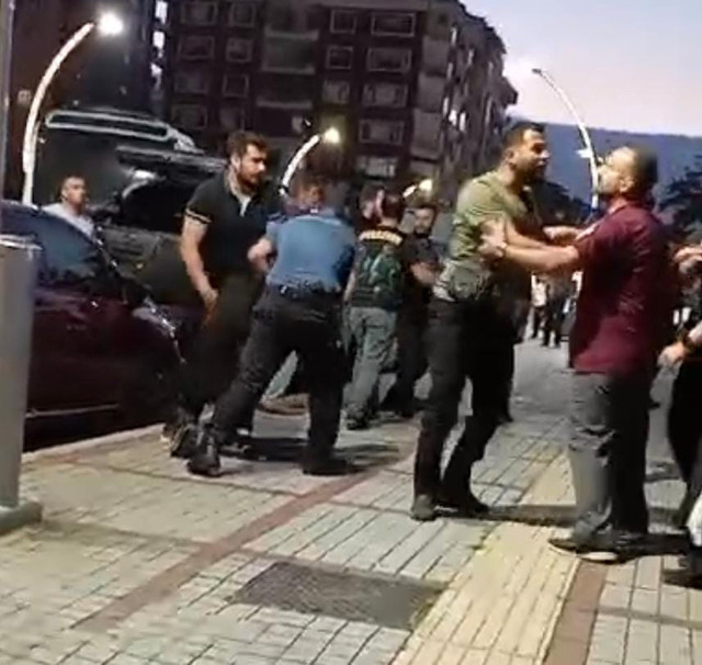 Rize'de husumetlisine kurşun yağdırmıştı! Hastanede dehşet saçan saldırgan tutuklandı - Resim: 0