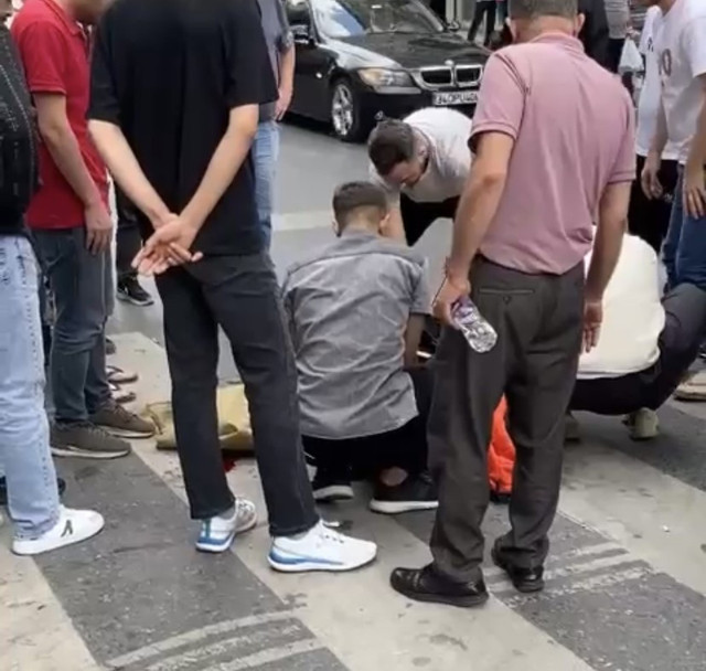 Telefoncuda silahlar konuştu! Oğlunu o halde görünce dehşet saçtı: Kanlar içerisinde yere yığıldı - Resim: 0