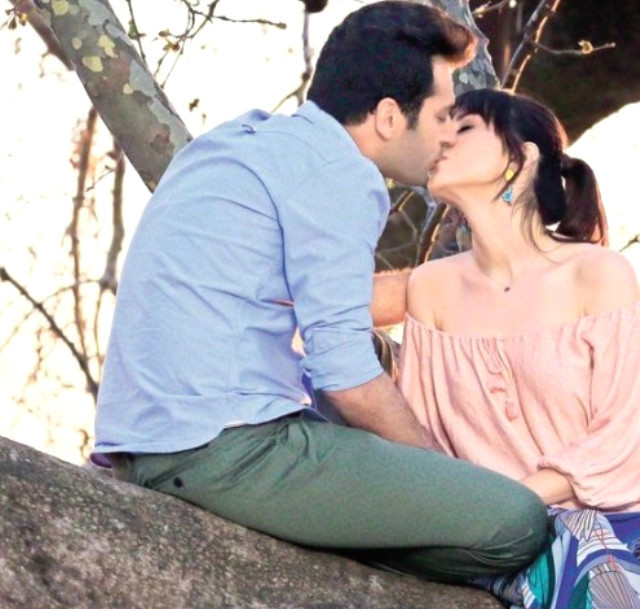 Murat Yıldırım eşinin yanında Özge Gürel'le dudak dudağa! - Resim: 1