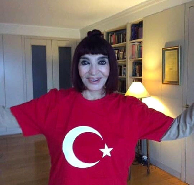 Gülriz Sururi 90 yaşında hayatını kaybetti Gülriz Sururi kimdir? - Resim: 2