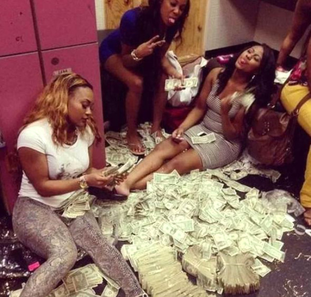 Ünlü isimler de gidiyor! Paraları saya saya bitiremediler - Resim: 1