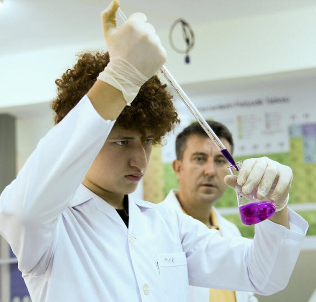 İzmir Fen Lisesi öğrencisi 17 yaşındaki Deniz Güner MIT'e kabul edildi - Resim: 0