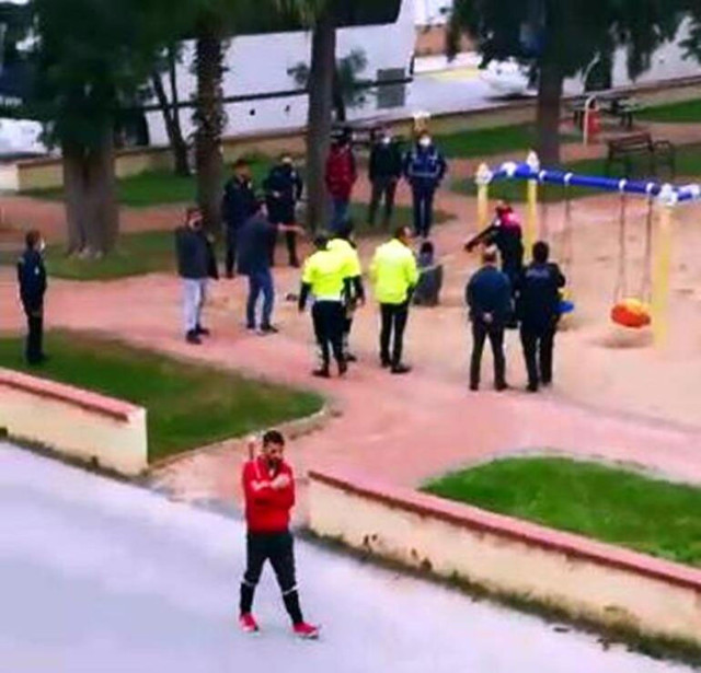 Kucağındaki bebeği öldürmekle tehdit etti - Resim: 1