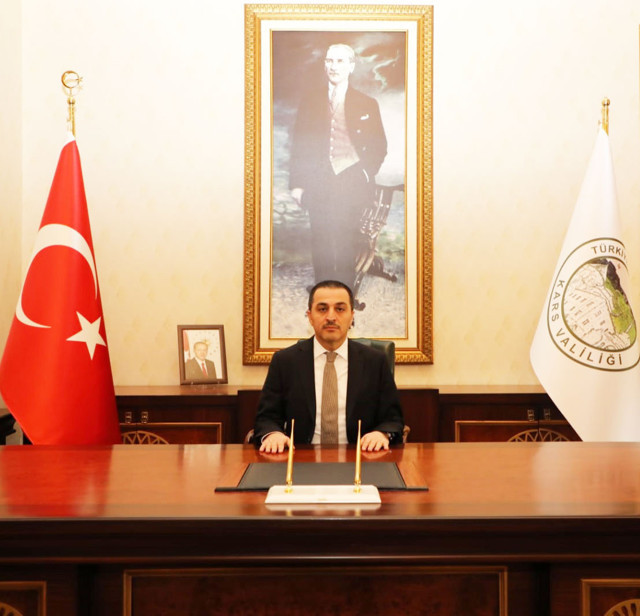 Kars Belediye Başkanı Ayhan Bilgen görevden uzaklaştırıldı vali kayyım atandı - Resim: 0