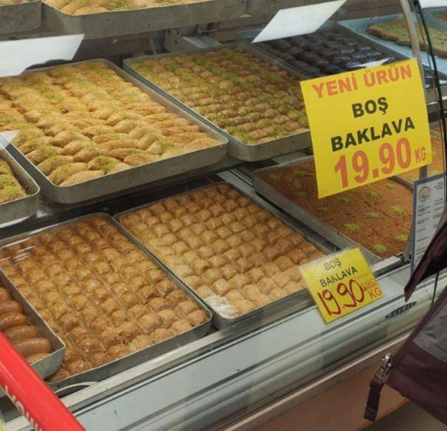 Boş baklava satışı olay oldu fiyatını duyan sıraya giriyor - Resim: 0