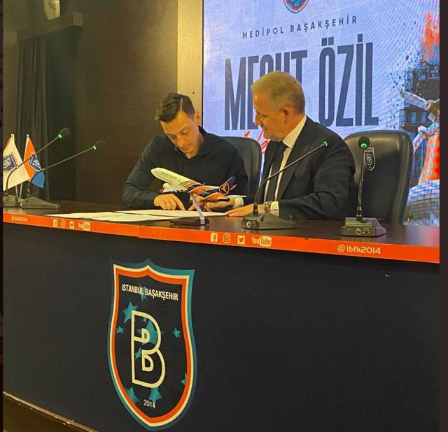 Mesut Özil, Başakşehir'e imzayı attı! Ali Koç'a imalı sözler! Buraya mutlu olmaya geldim... - Resim: 2