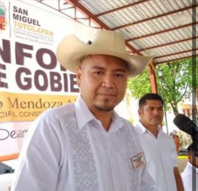 Belediye binasına silahlı saldırı düzenlendi! Başkan dahil 19 kişi hayatını kaybetti - Resim: 0