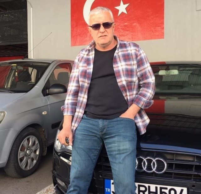 İstanbul Beyoğlu'nda silahlı saldırı: 3 ölü 1 yaralı - Resim: 0