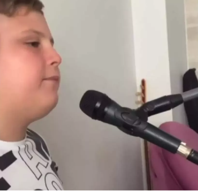 "Isabelle yaaa" dedi fenomen oldu! Sosyal medyayı sallayan Fevzi Kaan ile Sefo düet yaptı! - Resim: 1