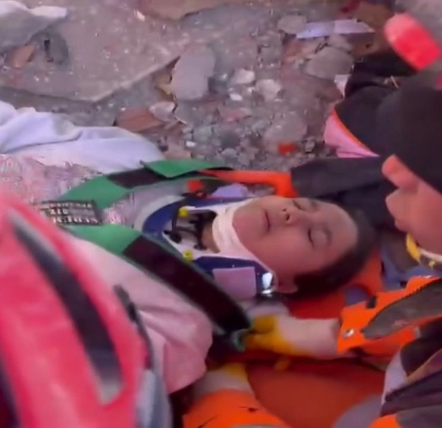 Aleyna 248 saat sonra enkazdan sağ çıkarılmıştı! O binanın müteahhidi İstanbul'da yakalandı - Resim: 0