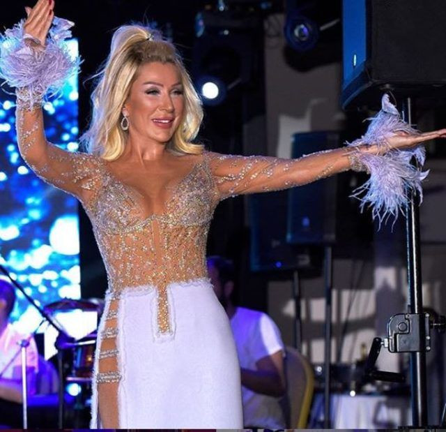 Bodrum'da sahne aldı! Seda Sayan transparan kıyafetiyle dikkatleri üzerine çekti - Resim: 2