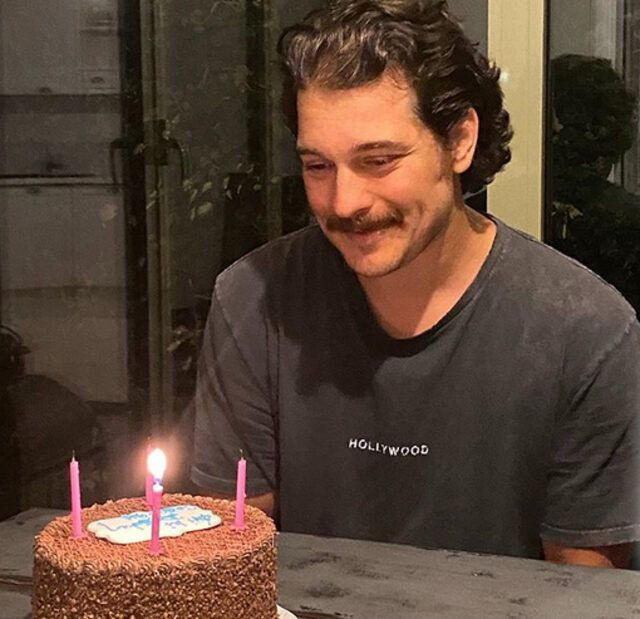 Çağatay Ulusoy'un  doğum günü için Hazar Ergüçlü bakın ne yazdı imajı dikkat çekti - Resim: 2