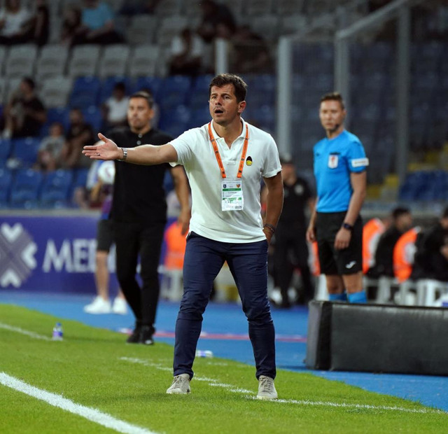 Okan Buruk mu?  Emre Belözoğlu mu? Kritik maçta bir ilk yaşanacak! - Resim: 1