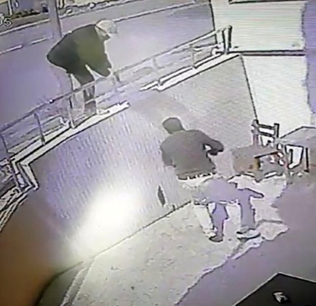 Denizli'de cinayet! Görüntüler ortaya çıktı: Tanınmamak için şapka taktı peş peşe 7 el ateş etti! - Resim: 2