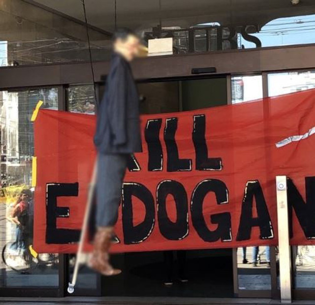 İsviçre'de alçak pankart! Cumhurbaşkanı Erdoğan'ı hedef aldılar, İsviçreli büyükelçi Dışişleri'ne çağrıldı! - Resim: 0