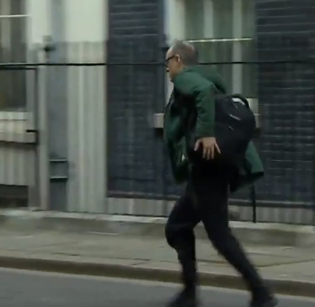 İngiltere Başbakanı Boris Johnson'ın kaçan danışmanı da koronavirüse yakalandı - Resim: 0