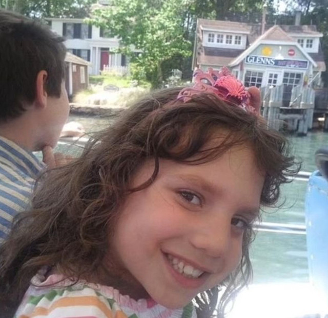 Korku filmi değil gerçek: Evlat edindikleri çocuk, cüce kadın çıktı! Yeni detaylar tüyler ürpertti... - Resim: 3