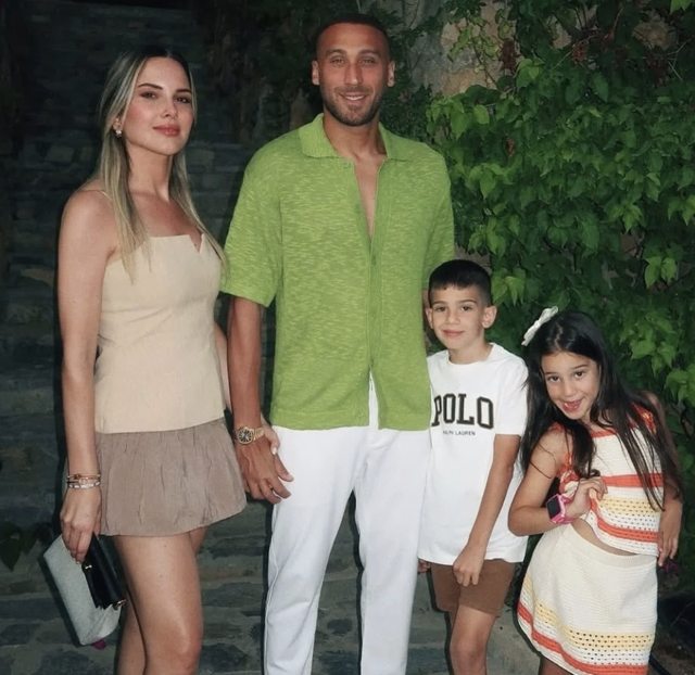 9 yıllık evlilik bitti mi? Cenk Tosun'dan boşanma iddiasına yanıt - Resim: 0