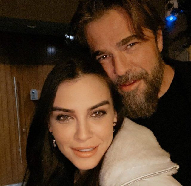 Ölen kocasıyla pozu görenleri üzdü! Pınar Altuğ Nesrin Cavadzade Sinem Kobal 14 Şubat'ta paylaştı - Resim: 3