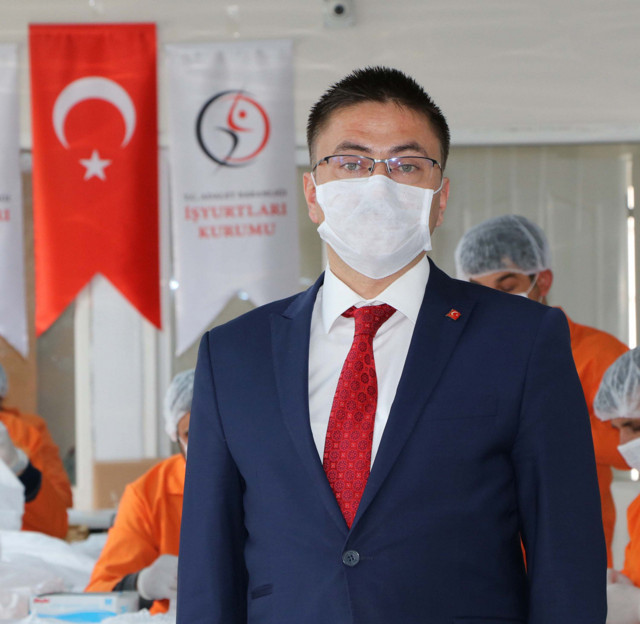 Van'da cezaevi hükümlüleri maske ve tulum üretmeye başladı - Resim: 2