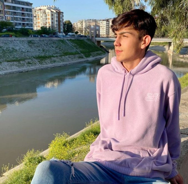 Taha Duymaz'dan çarpıcı itiraflar! Estetik pişmanlığı: Maruz kaldığı zorbalıkları tek tek anlattı! - Resim: 2