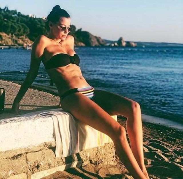 Müjde Uzman bikinili pozuna amatörce yaptığı photoshopla rezil oldu - Resim: 2