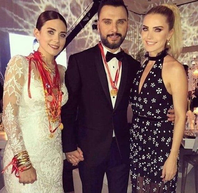 Ece Erken 'biz 20 yıl kardeştik' deyip küstüğü dostu Alişan'a seslendi: Artık... - Resim: 4