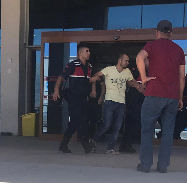 Konya'da Suriyeli koca yılanı vurmak isterken kazara hamile eşini vurdu - Resim: 1