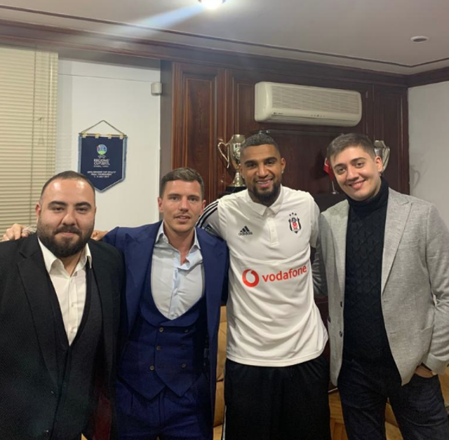 Boateng Beşiktaş'a geldi at fotoğrafı olay oldu - Resim: 0