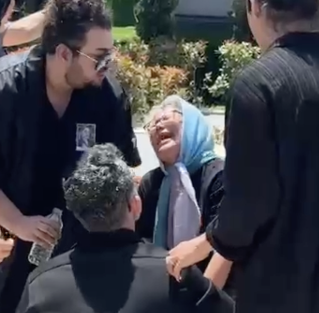 Nihal Candan son yolculuğuna uğurlandı! Annenin feryadı yürekleri sızlattı - Resim: 0