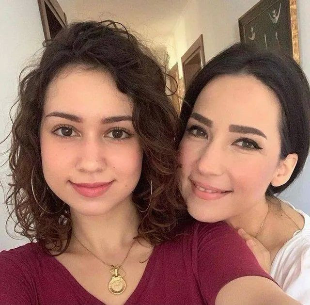 Kayahan'ın kızı Aslı Gönül'den annesi İpek Açar'a duygusal mesaj - Resim: 3