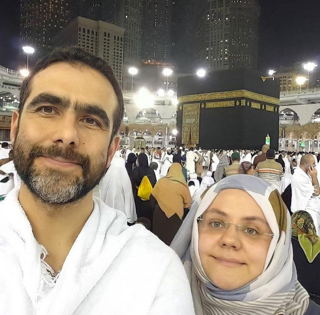 Bakan Zehra Zümrüt Selçuk'un fotoğraflı evlilik yıl dönümünü paylaşımlarına beğeni yağdı - Resim: 1