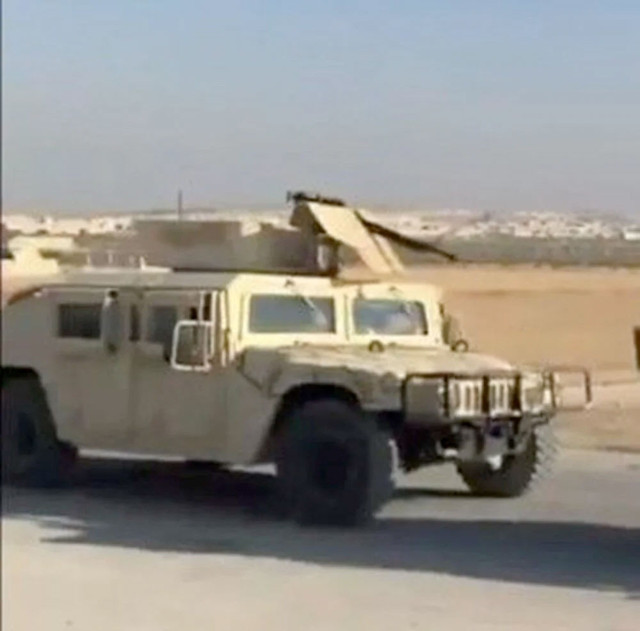 PKK/YPG, Halep’i ABD yapımı zırhlı araçlarla terk ediyor - Resim: 0
