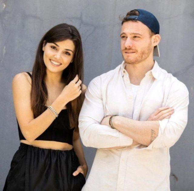 Hande Erçel Kerem Bürsin'den sürpriz pozlar geldi! Annesinin hamlesi şaşırttı - Resim: 3