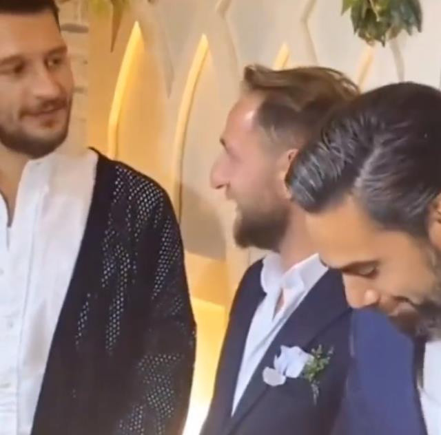 Uraz Kaygılaroğlu'ndan olay paylaşım: Kadir Doğulu'yu çok fena ti'ye aldı! - Resim: 5