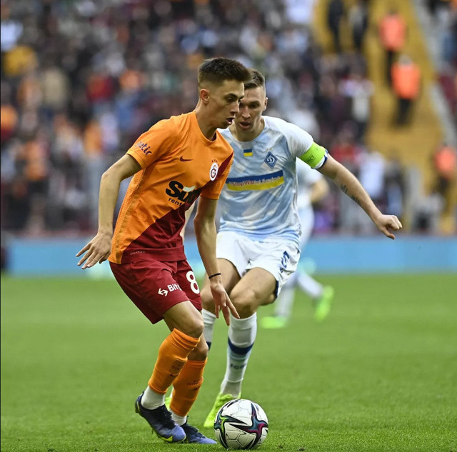 Galatasaray'ın genç yıldızı Baran Aksaka'ya flaş davet! Komşu peşine düştü! - Resim: 0