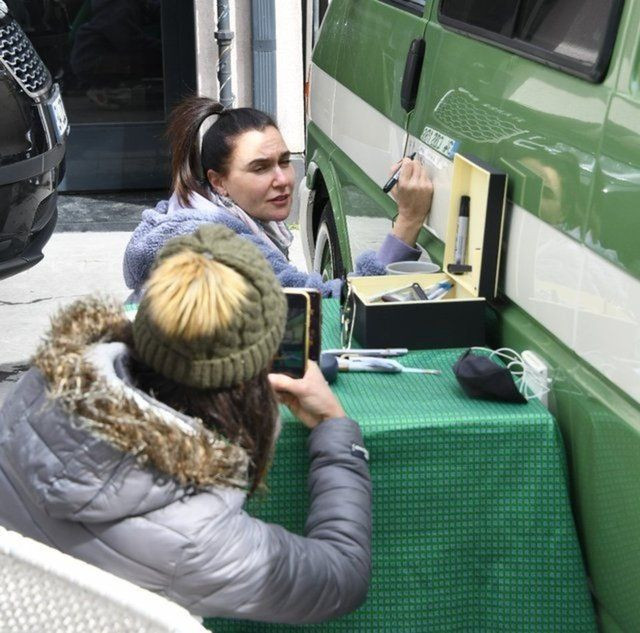 Sadakatsiz dizisinde oynuyor Şevval Sam'ın oğlu Tarık Emir Tekin'in yabancı sevgilisi - Resim: 2