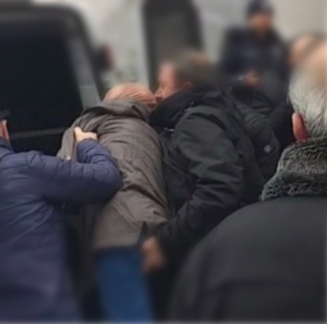 Cinsel saldırıyla suçlanan polise hapis cezası! Gözaltına alırken cinsel organına... - Resim: 0