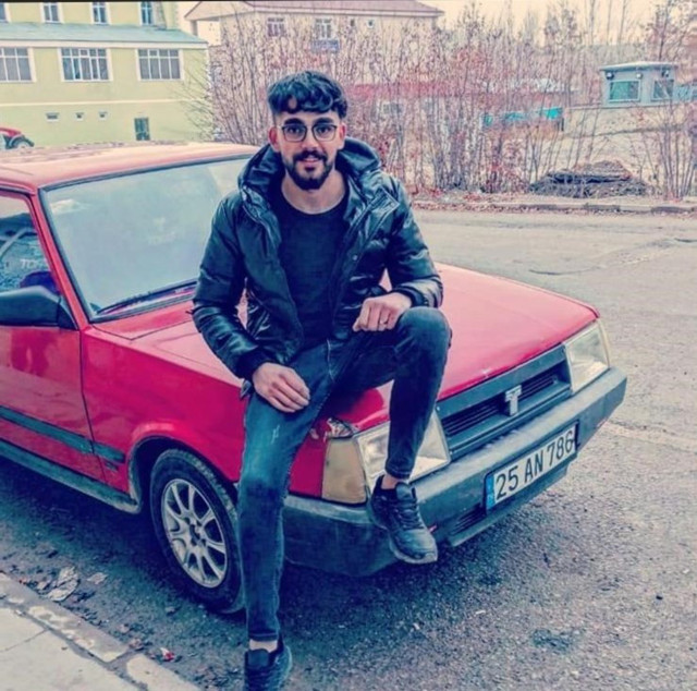 Sağlık ekibine yardım eden polisi bıçaklayıp kaçtı - Resim: 2