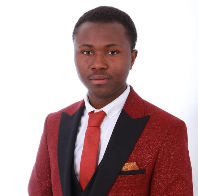 Tinder'daki Hollandalı işadamı sevgilisi Afrikalı öğrenci çıktı! Profesör kadın fena çarpıldı... - Resim: 1